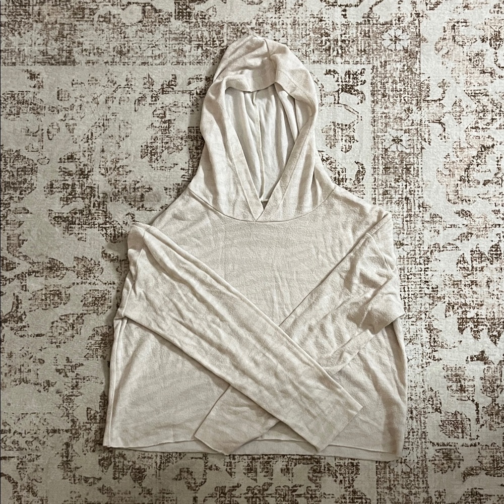 Onzie Cream Hooded Sweater